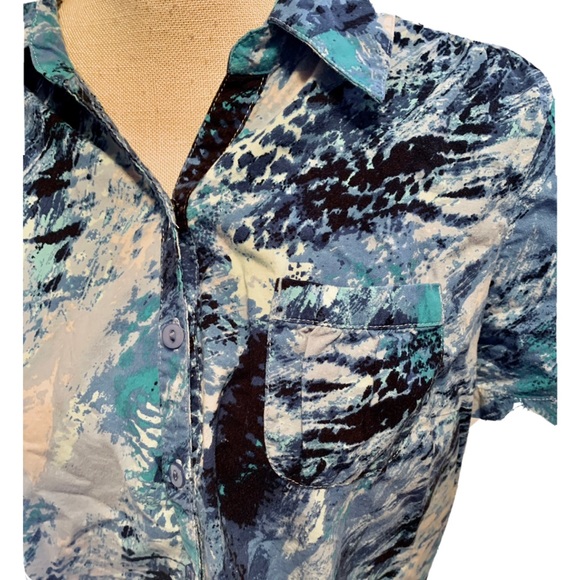 Button down shirt - Picture 2 of 4